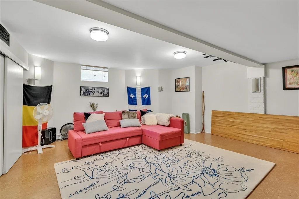 5 bed, 2 bath apartment for rent at 64 Gorham, Baldwin — photo 24 of 32