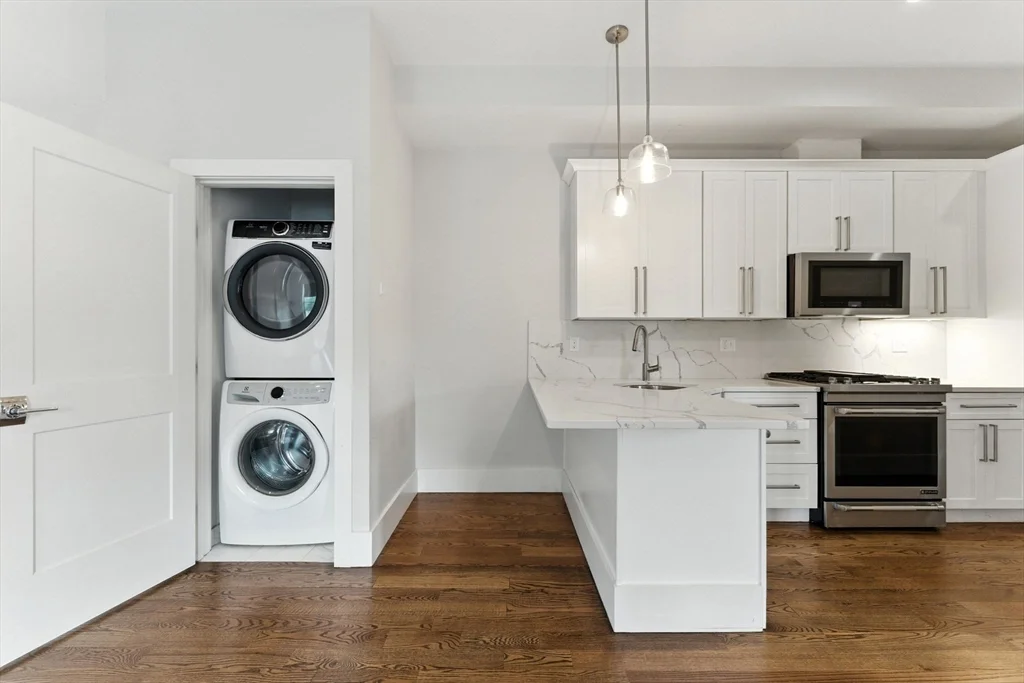 2 bed, 1 bath apartment for rent at 64 Gove St Unit 1, East Boston — photo 3 of 24