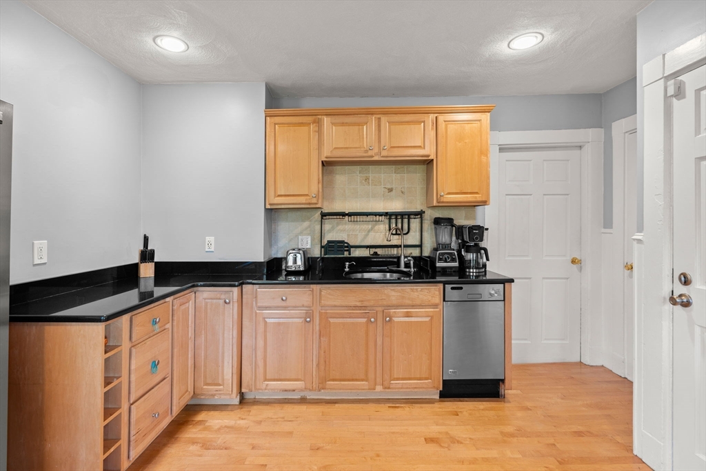2 bed, 1 bath apartment for rent at 64 Grant St Unit 2, Somerville — photo 8 of 21