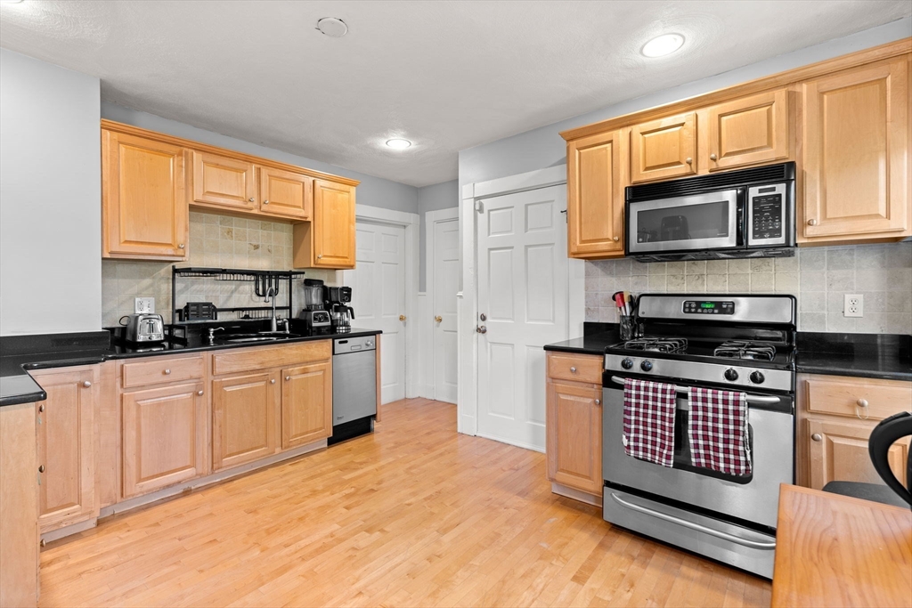 2 bed, 1 bath apartment for rent at 64 Grant St Unit 2, Somerville — photo 7 of 21