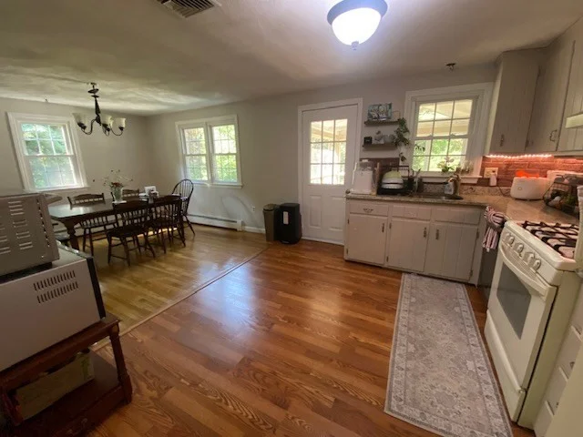 3 bed, 2 bath apartment for rent at 64 Haverhill St, Reading — photo 4 of 38