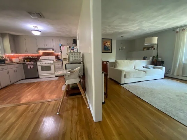 3 bed, 2 bath apartment for rent at 64 Haverhill St, Reading — photo 8 of 38
