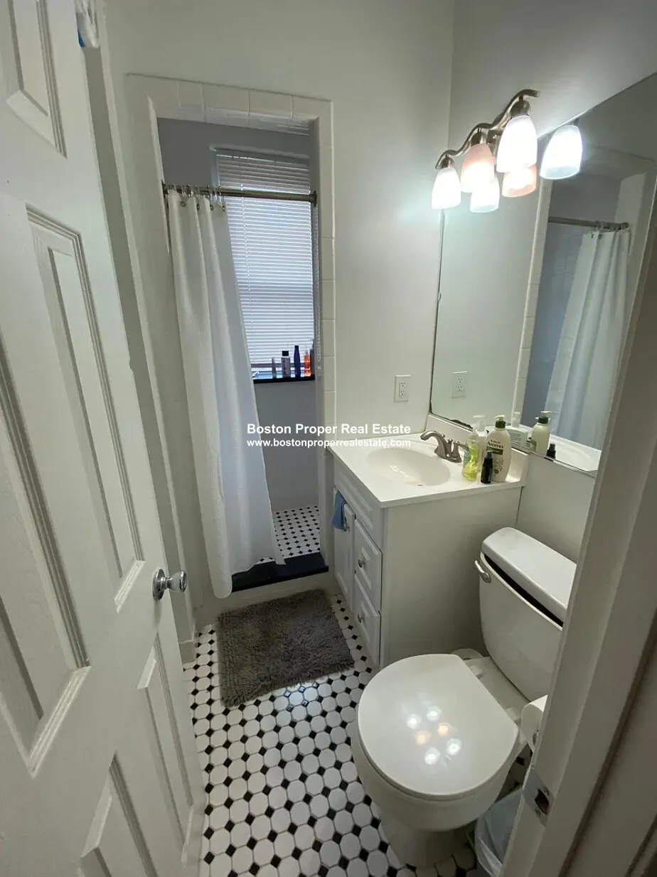 2 bed, 1 bath apartment for rent at 64 Hemenway St Unit 11, Fenway — photo 4 of 10