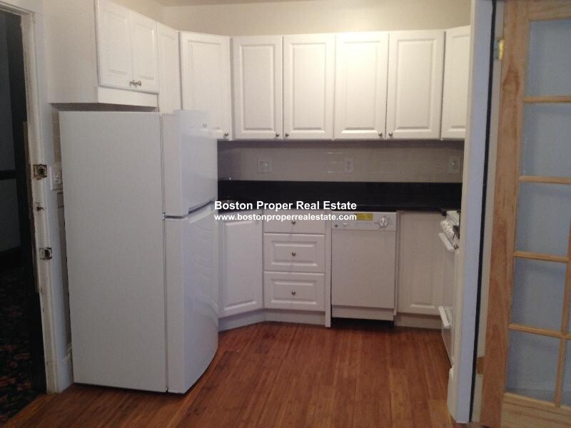 1 bed, 1 bath apartment for rent at 64 Hemenway St Unit 17, Fenway — photo 2 of 5