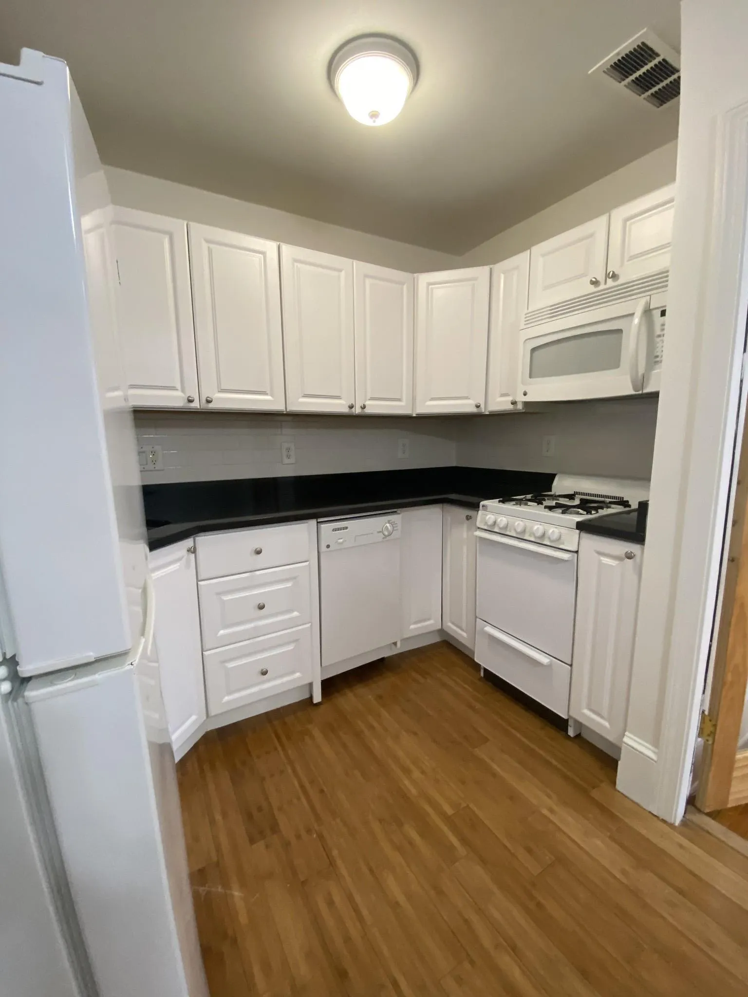 1 bed, 1 bath apartment for rent at 64 Hemenway St Unit 23, Fenway — photo 2 of 7