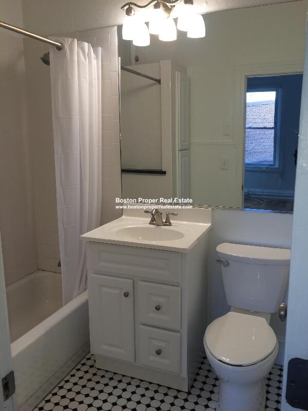 1 bed, 1 bath apartment for rent at 64 Hemenway St Unit 26, Fenway — photo 5 of 6