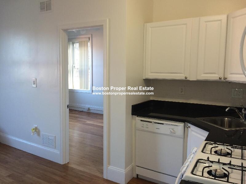 1 bed, 1 bath apartment for rent at 64 Hemenway St Unit 26, Fenway — photo 3 of 6
