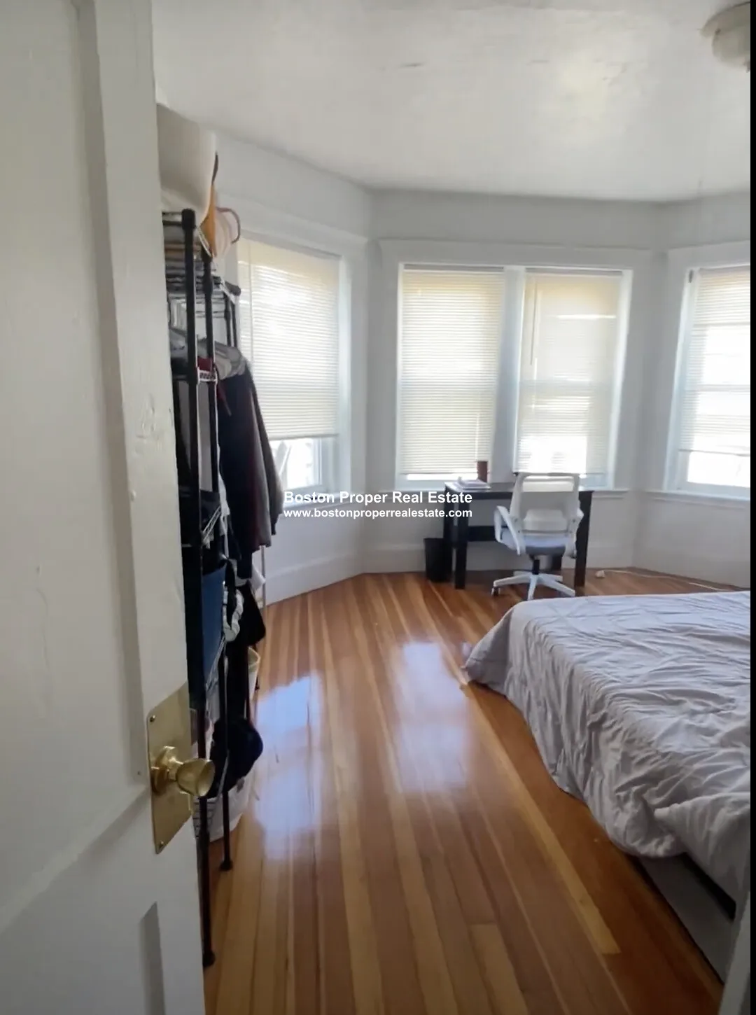 3 bed, 1 bath apartment for rent at 64 Hemenway St Unit 28, Fenway — photo 1 of 9