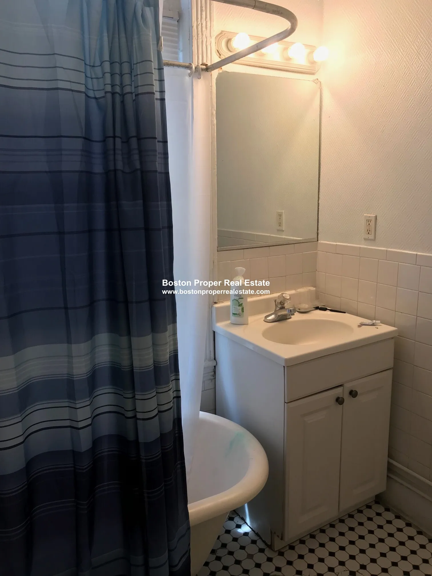 1 bed, 1 bath apartment for rent at 64 Hemenway St Unit 7, Fenway — photo 5 of 6