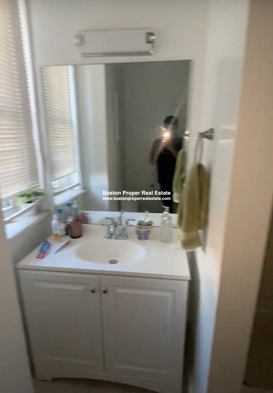 3 bed, 1 bath apartment for rent at 64 Hemenway St Unit 8, Fenway — photo 4 of 9