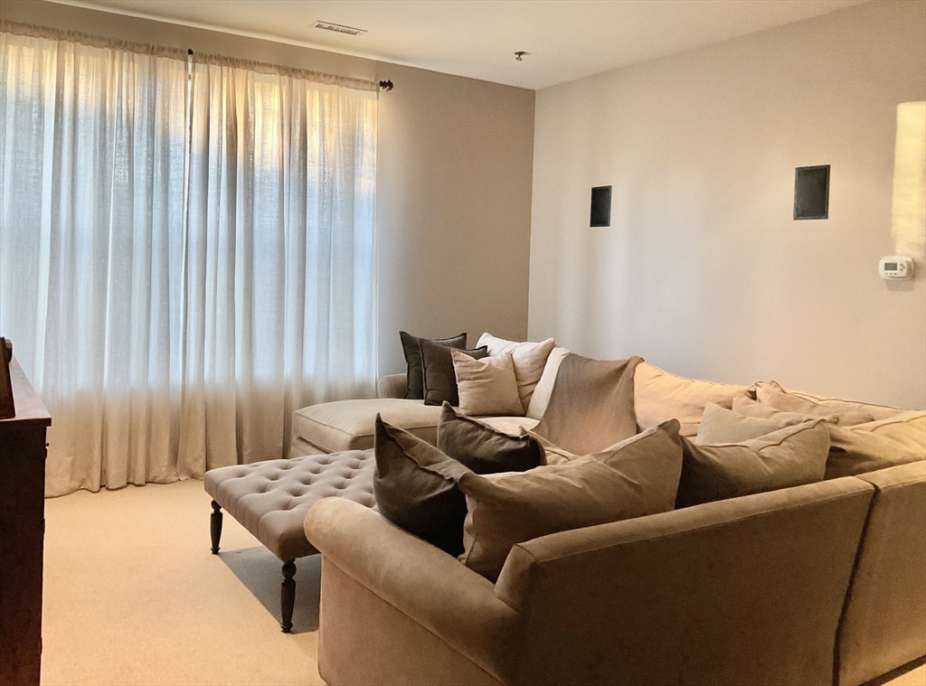 1 bed, 1 bath apartment for rent at 64 Highland Ave Unit 4, Winchester Highlands — photo 5 of 14