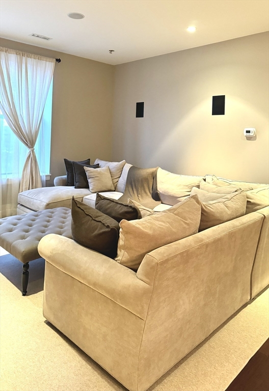 1 bed, 1 bath apartment for rent at 64 Highland Ave Unit 4, Winchester Highlands — photo 4 of 14