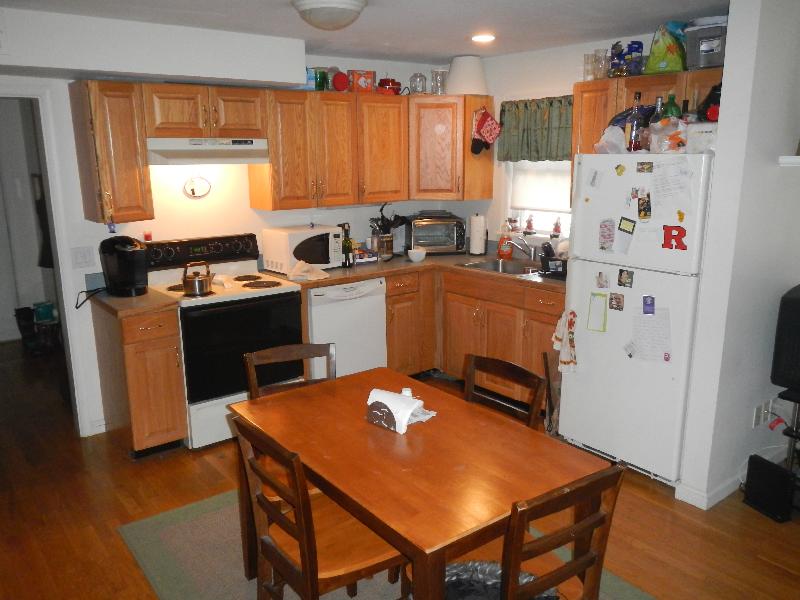 4 bed, 1.5 bath apartment for rent at 64 Hillside St Unit 1, Mission Hill — photo 1 of 11