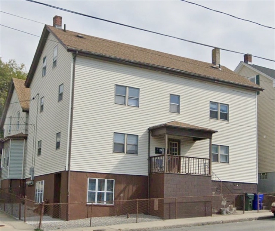 2 bed, 1 bath apartment for rent at 64 Hunter St Unit 1N, Fall River — photo 1 of 8
