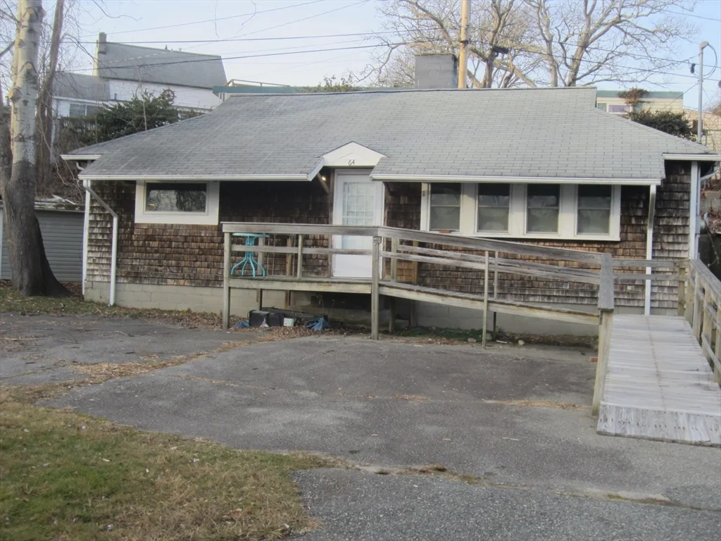 2 bed, 1 bath apartment for rent at 64 Kins Ct, Onset — photo 1 of 15
