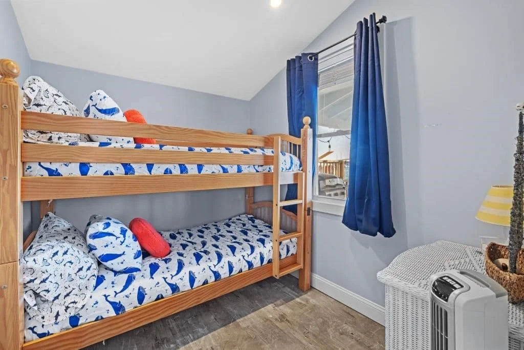 3 bed, 1 bath apartment for rent at 64 Lighthouse Rd, Scituate — photo 6 of 13