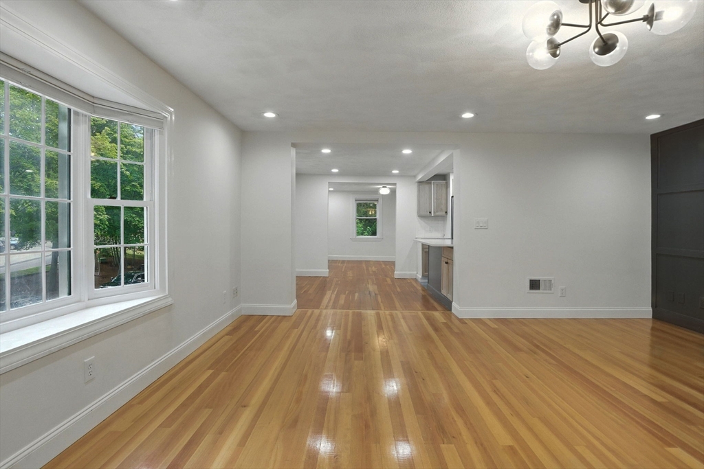 2 bed, 1 bath apartment for rent at 64 Lincoln Ave Unit 64, Lynnfield — photo 3 of 14