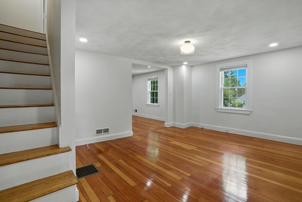 2 bed, 1 bath apartment for rent at 64 Lincoln Ave Unit 64, Lynnfield — photo 4 of 14
