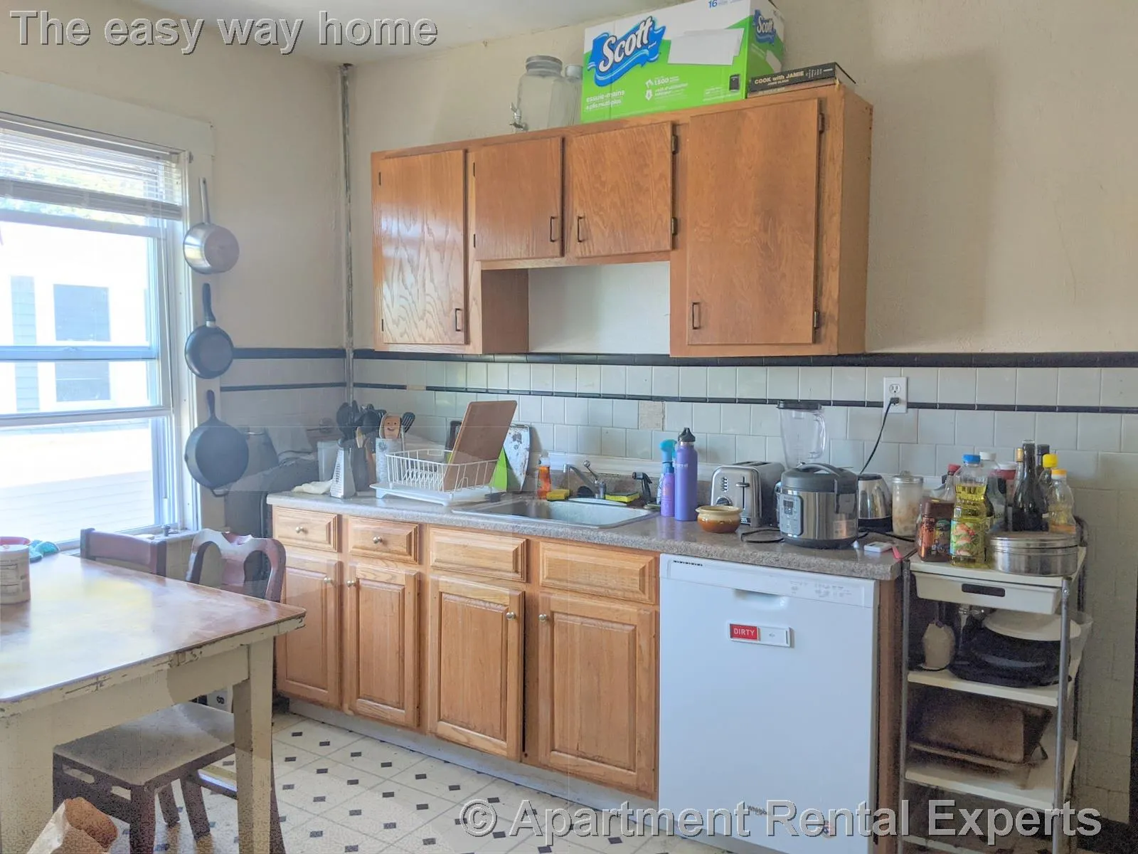 3 bed, 1 bath apartment for rent at 64 Linden Ave Unit 2, Porter Square — photo 3 of 23