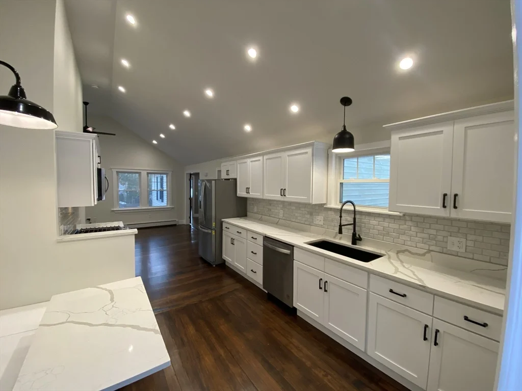2 bed, 1 bath apartment for rent at 64 Manning St, Holden — photo 1 of 42