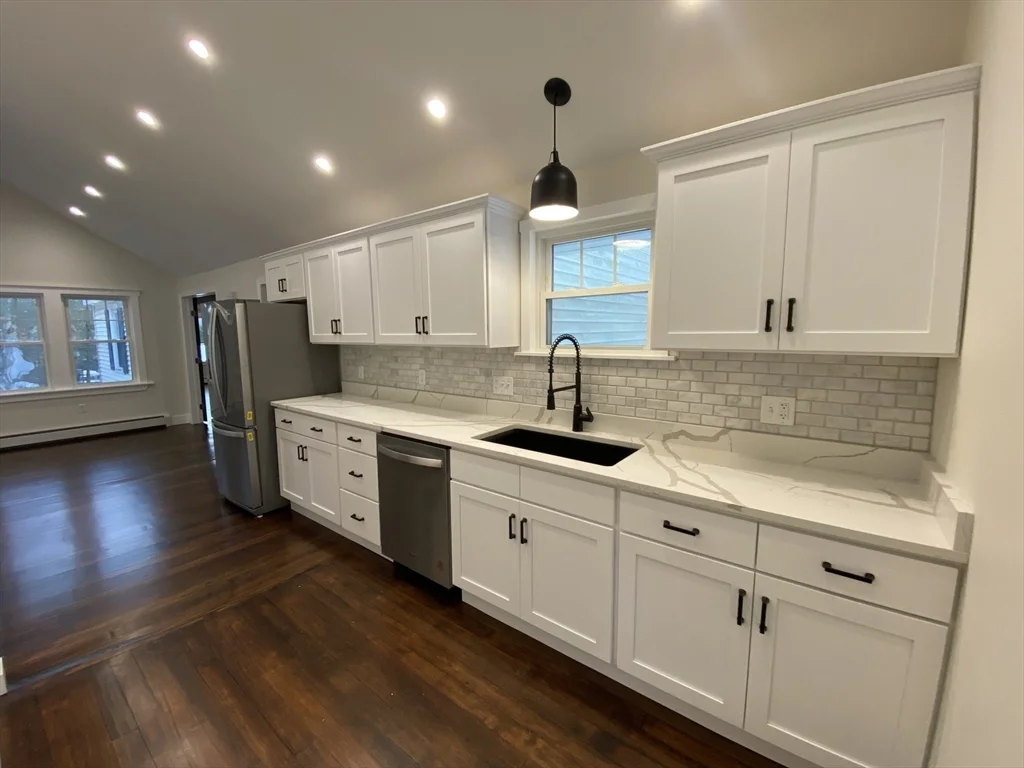 2 bed, 1 bath apartment for rent at 64 Manning St, Holden — photo 9 of 42