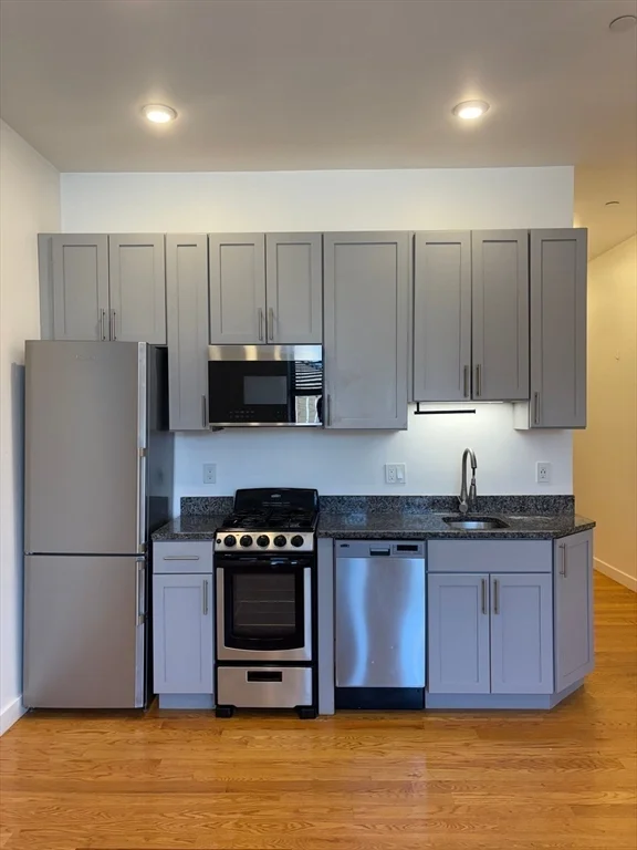 2 bed, 1 bath apartment for rent at 64 Market St Unit 202, Lynn