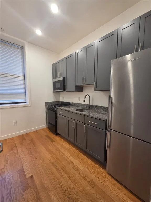 Studio bed, 1 bath apartment for rent at 64 Market St Unit 202, Lynn — photo 5 of 11