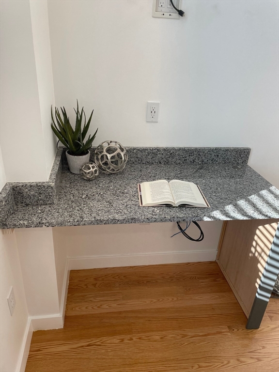 Studio bed, 1 bath apartment for rent at 64 Market St Unit 208, Lynn — photo 5 of 31