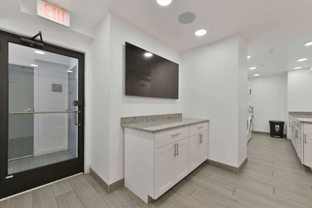 Studio bed, 1 bath apartment for rent at 64 Market St Unit 208, Lynn — photo 28 of 31