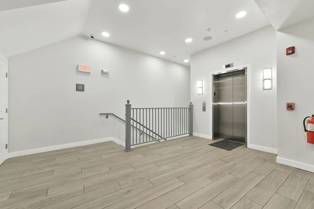 Studio bed, 1 bath apartment for rent at 64 Market St Unit 209, Lynn — photo 2 of 18