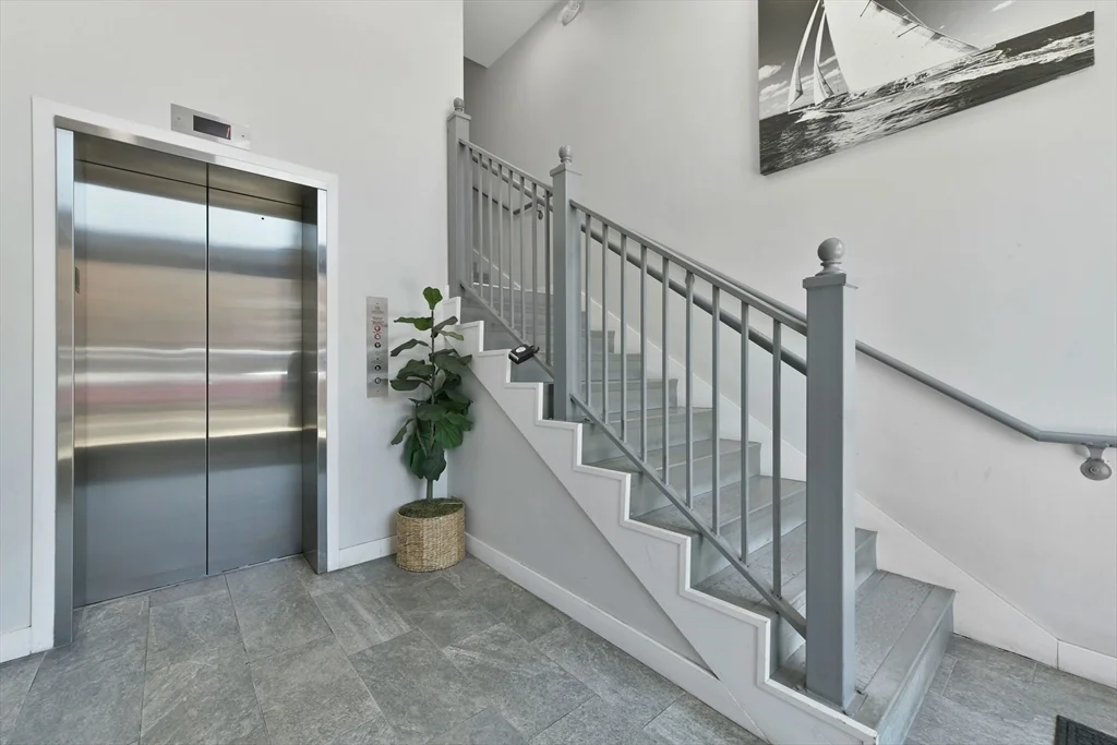 Studio bed, 1 bath apartment for rent at 64 Market St Unit 209, Lynn — photo 3 of 18