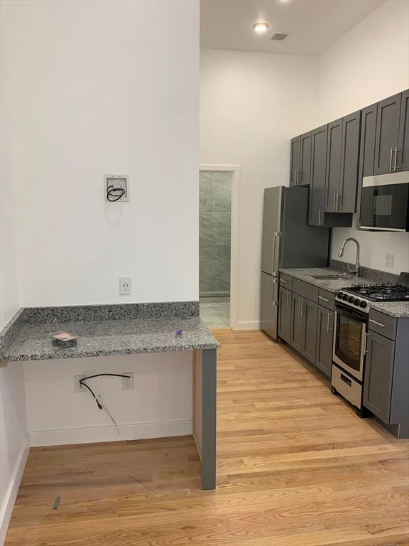 Studio bed, 1 bath apartment for rent at 64 Market St Unit 302, Lynn — photo 2 of 7