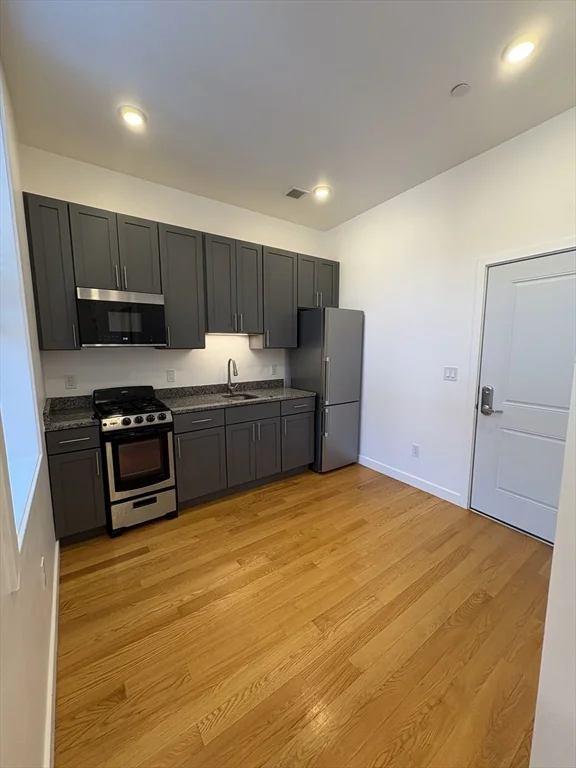 Studio bed, 1 bath apartment for rent at 64 Market St Unit 304, Lynn — photo 2 of 8