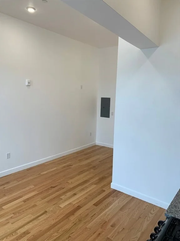 Studio bed, 1 bath apartment for rent at 64 Market St Unit 404, Lynn — photo 4 of 11