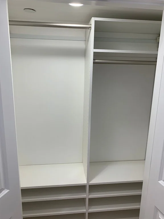 Studio bed, 1 bath apartment for rent at 64 Market St Unit 404, Lynn — photo 8 of 11
