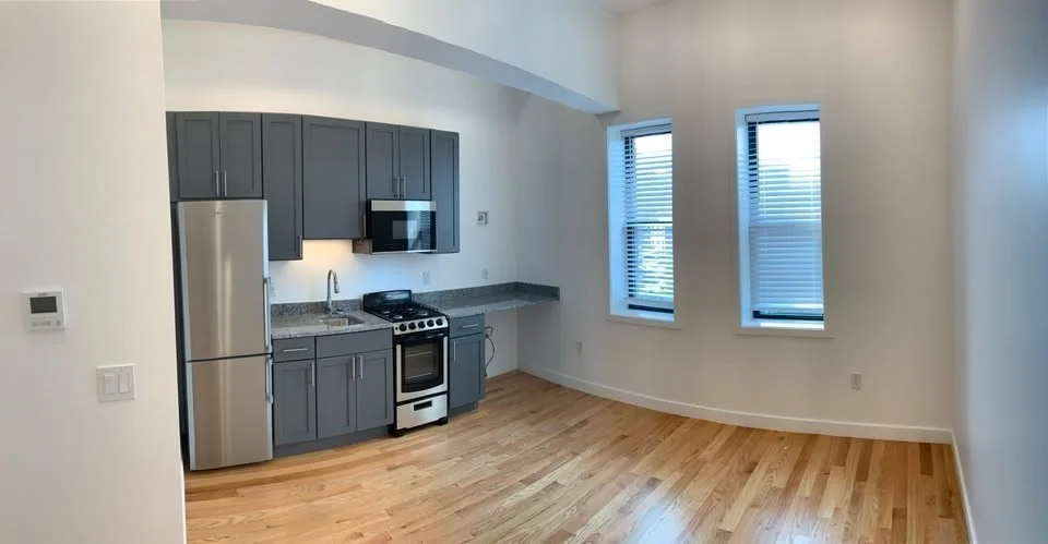 Studio bed, 1 bath apartment for rent at 64 Market St Unit 404, Lynn — photo 2 of 11