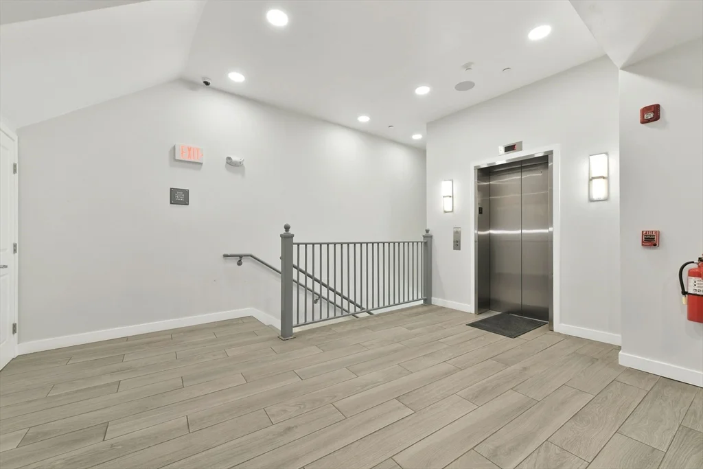 Studio bed, 1 bath apartment for rent at 64 Market St Unit 407, Lynn — photo 12 of 27