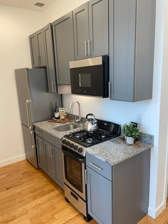 Studio bed, 1 bath apartment for rent at 64 Market St Unit 407, Lynn — photo 1 of 27