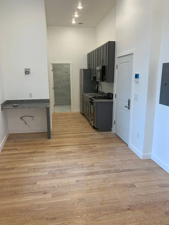 Studio bed, 1 bath apartment for rent at 64 Market St Unit 407, Lynn — photo 8 of 27