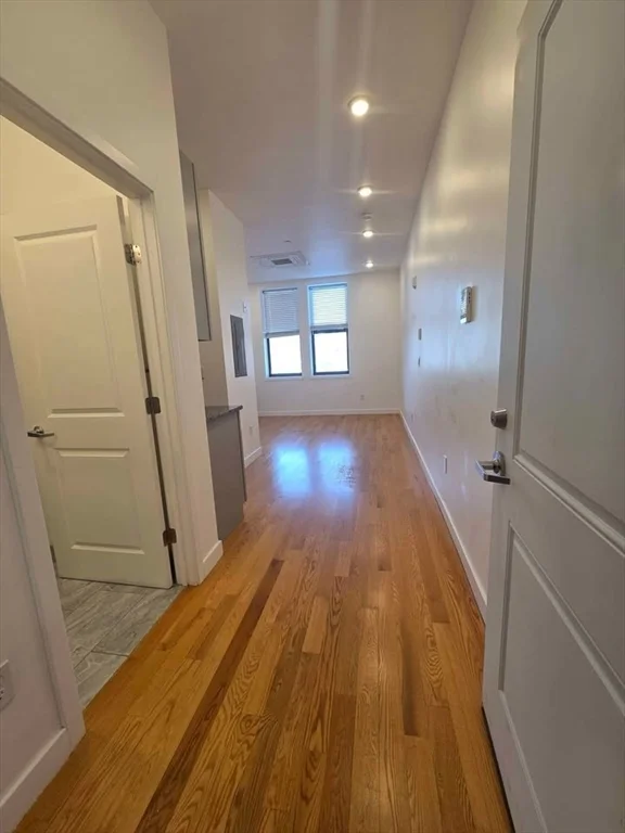 Studio bed, 1 bath apartment for rent at 64 Market St Unit 408, Lynn — photo 1 of 9