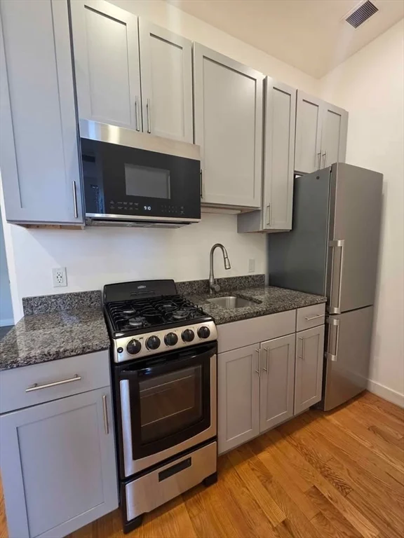 Studio bed, 1 bath apartment for rent at 64 Market St Unit 408, Lynn — photo 3 of 9