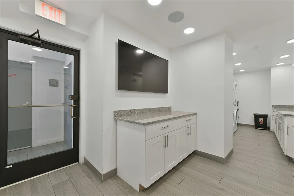 Studio bed, 1 bath apartment for rent at 64 Market St Unit 502, Lynn — photo 20 of 21