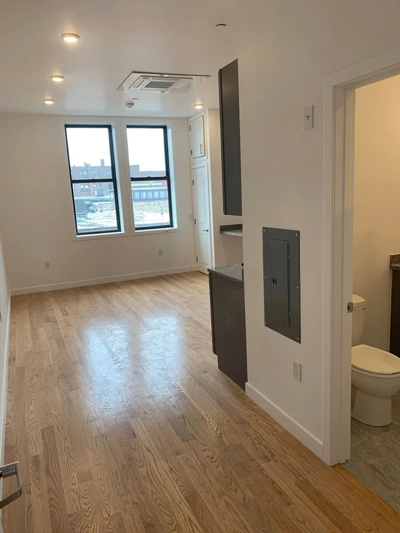Studio bed, 1 bath apartment for rent at 64 Market St Unit 502, Lynn — photo 6 of 21