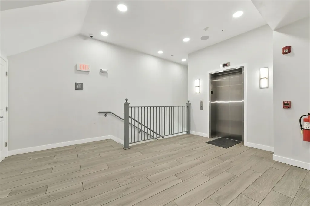 Studio bed, 1 bath apartment for rent at 64 Market St Unit 504, Lynn — photo 22 of 27