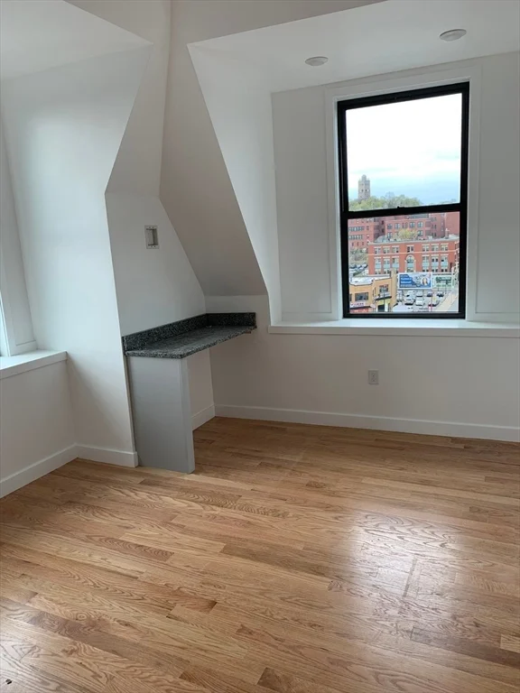 Studio bed, 1 bath apartment for rent at 64 Market St Unit 504, Lynn — photo 3 of 27