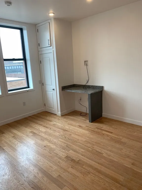 Studio bed, 1 bath apartment for rent at 64 Market St Unit 504, Lynn — photo 11 of 27