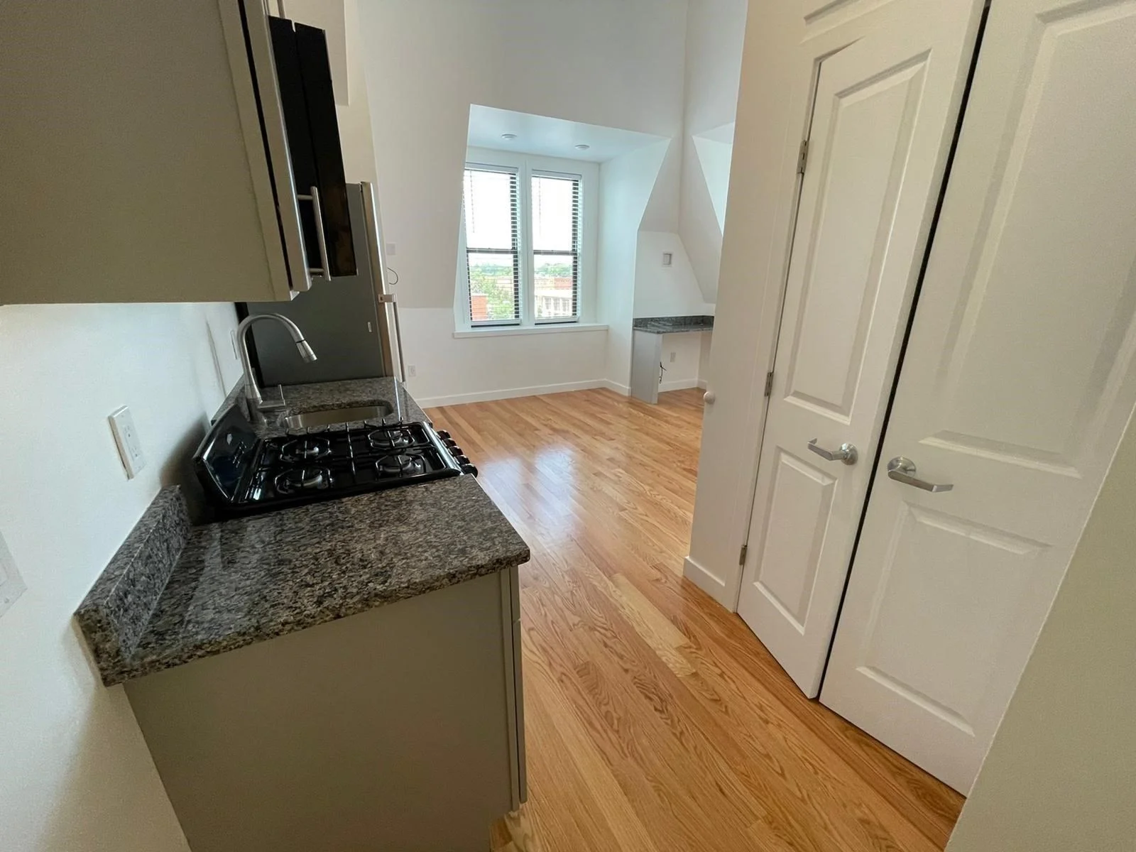 1 bed, 1 bath apartment for rent at 64 Market St Unit 505, Lynn — photo 4 of 8