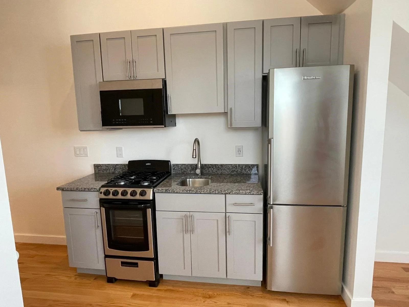1 bed, 1 bath apartment for rent at 64 Market St Unit 505, Lynn — photo 3 of 8