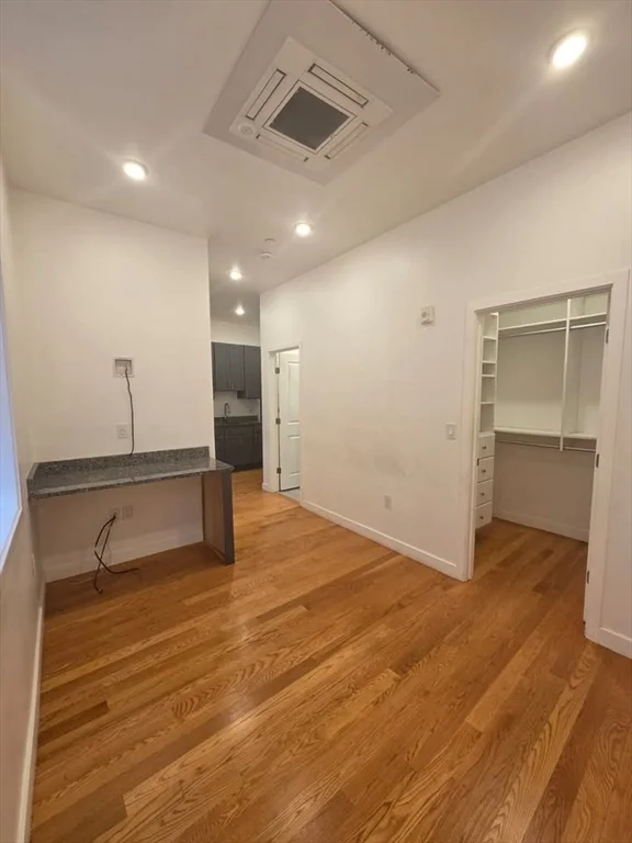 Studio bed, 1 bath apartment for rent at 64 Market St Unit 602, Lynn — photo 2 of 5