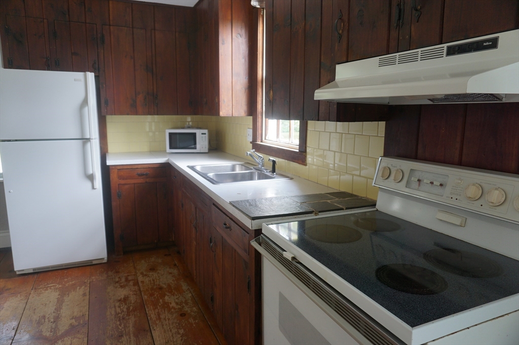 1 bed, 1 bath apartment for rent at 64 Mill St Unit 2, Pepperell — photo 7 of 15